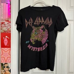 Def Leopard Band Tee